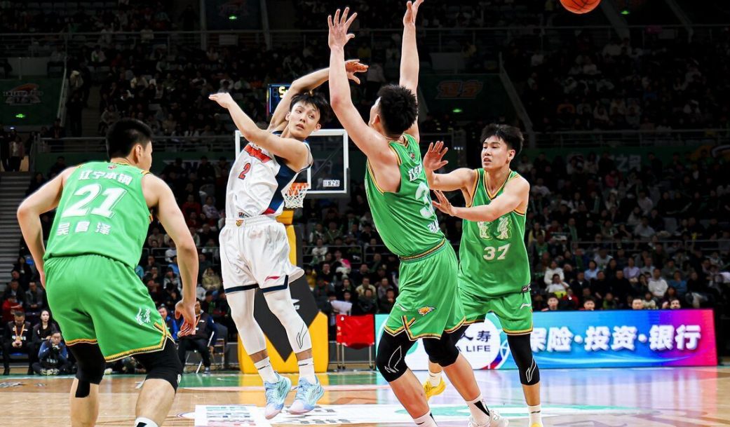 江南体育中心-破案!能赢辽宁44分,杜锋却早早鸣金收兵原因找到,粤媒说出实情