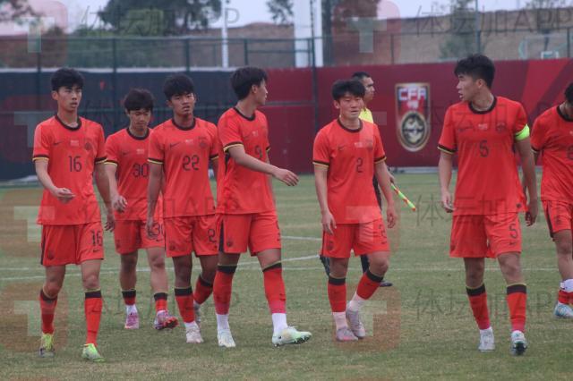 江南体育登录入口-完整阵容亮相!贾伟伟建功 U19国青1比0取胜乌兹
